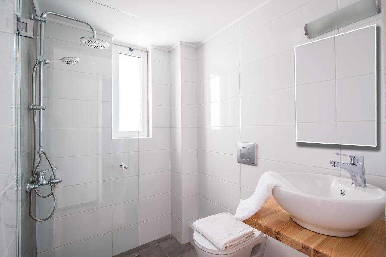 W Suites By Estia Stalís Ngoại thất bức ảnh